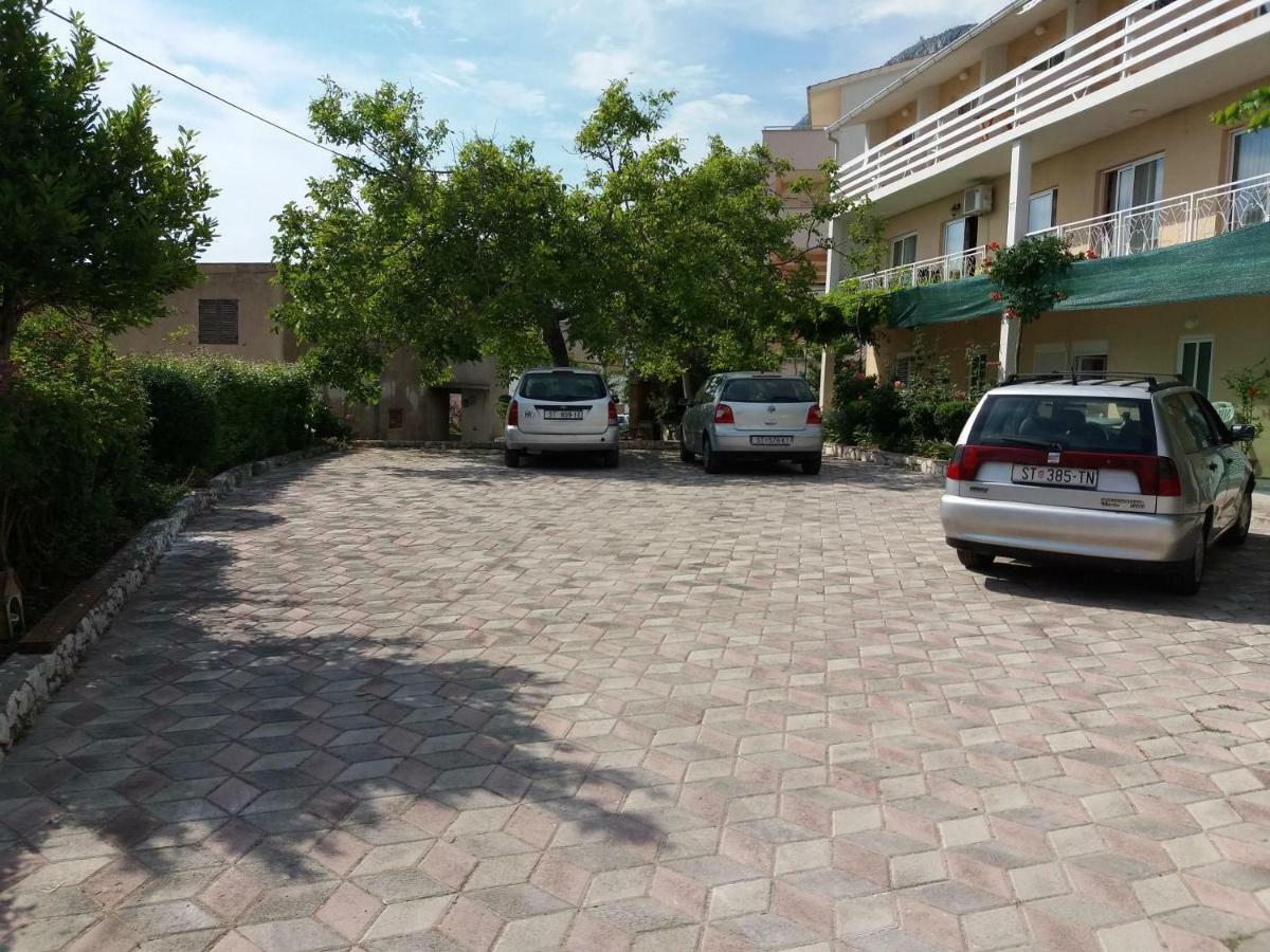 Apartments Boris أوميس المظهر الخارجي الصورة